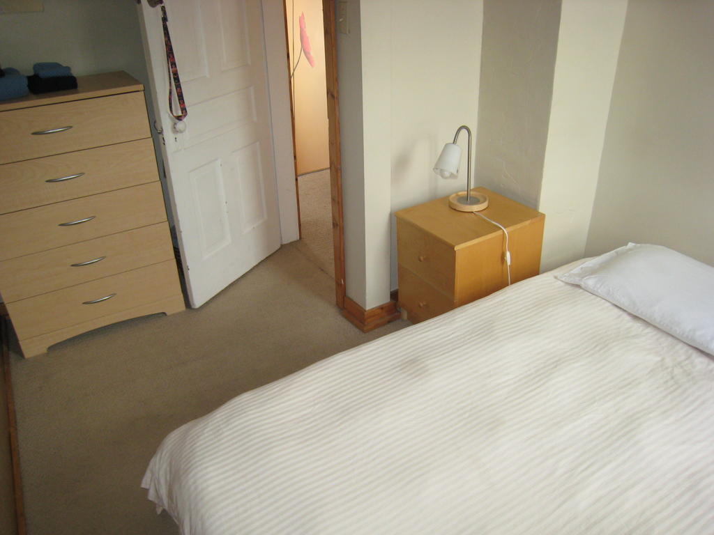 Poppi'S Guesthouse Revelstoke Værelse billede