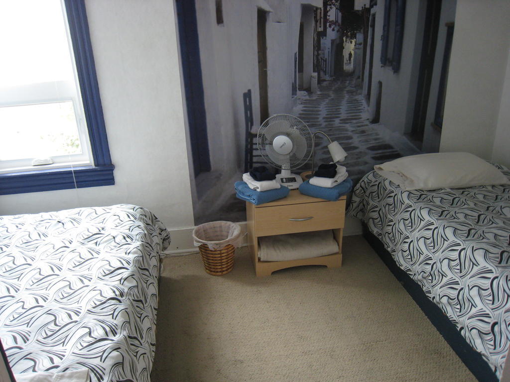 Poppi'S Guesthouse Revelstoke Værelse billede