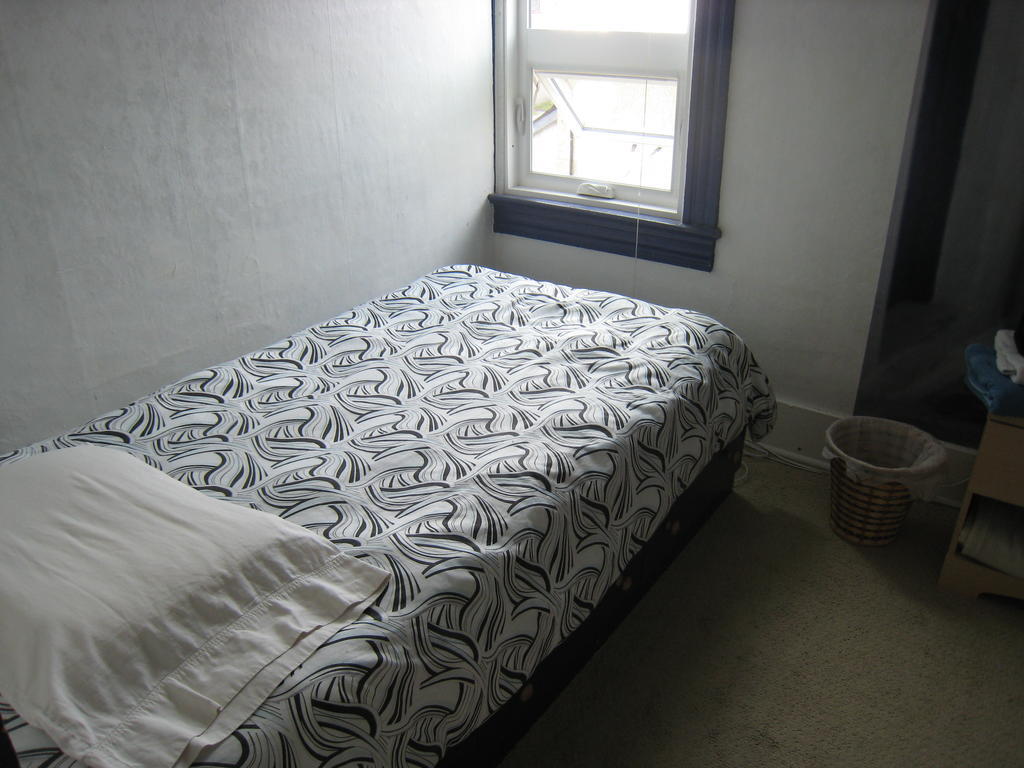Poppi'S Guesthouse Revelstoke Værelse billede